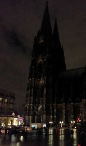 La cathédrale de Cologne toutes lumières éteintes/Photo EC