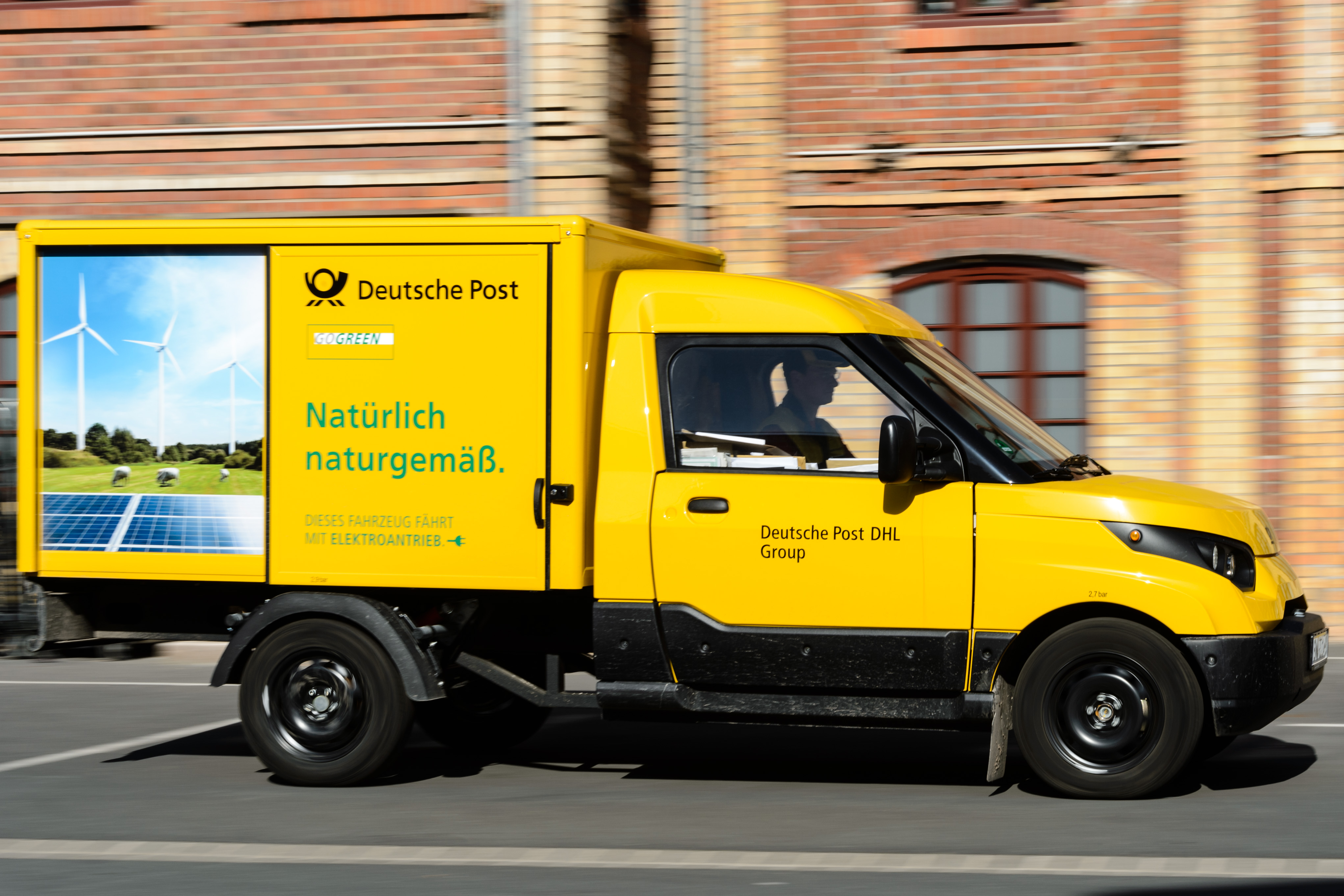 Pressetermin "Erste StreetScooter der Deutsche Post DHL Group rollen durch Sachsen-Anhalt"
